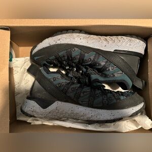 Nike ACG React Terra Globe Sneakers